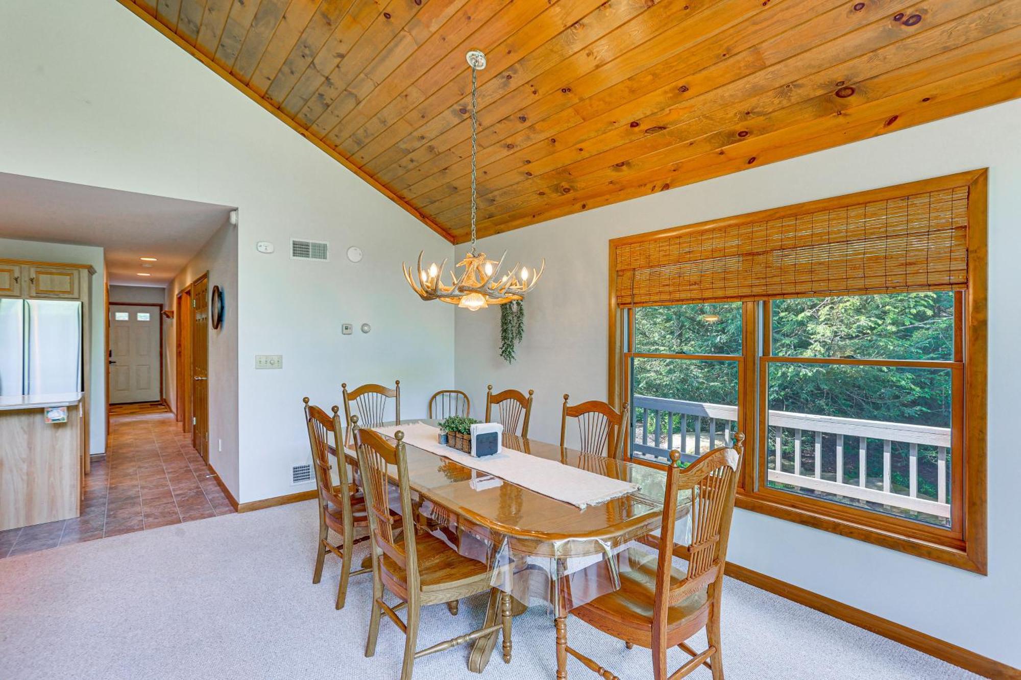 Pennsylvania Hideaway Fire Pit And Deck! * Belleville