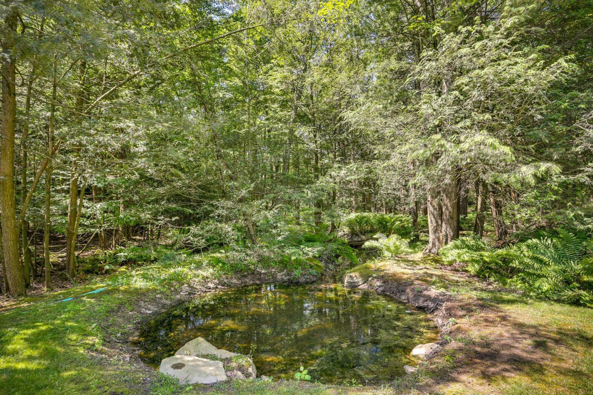 Holiday home Pennsylvania Hideaway Fire Pit And Deck! Belleville