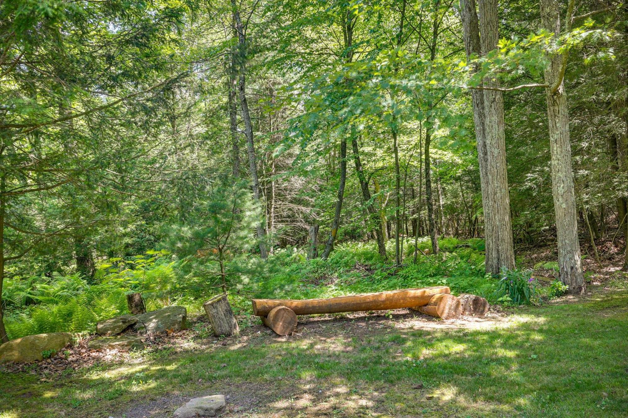Pennsylvania Hideaway Fire Pit And Deck!