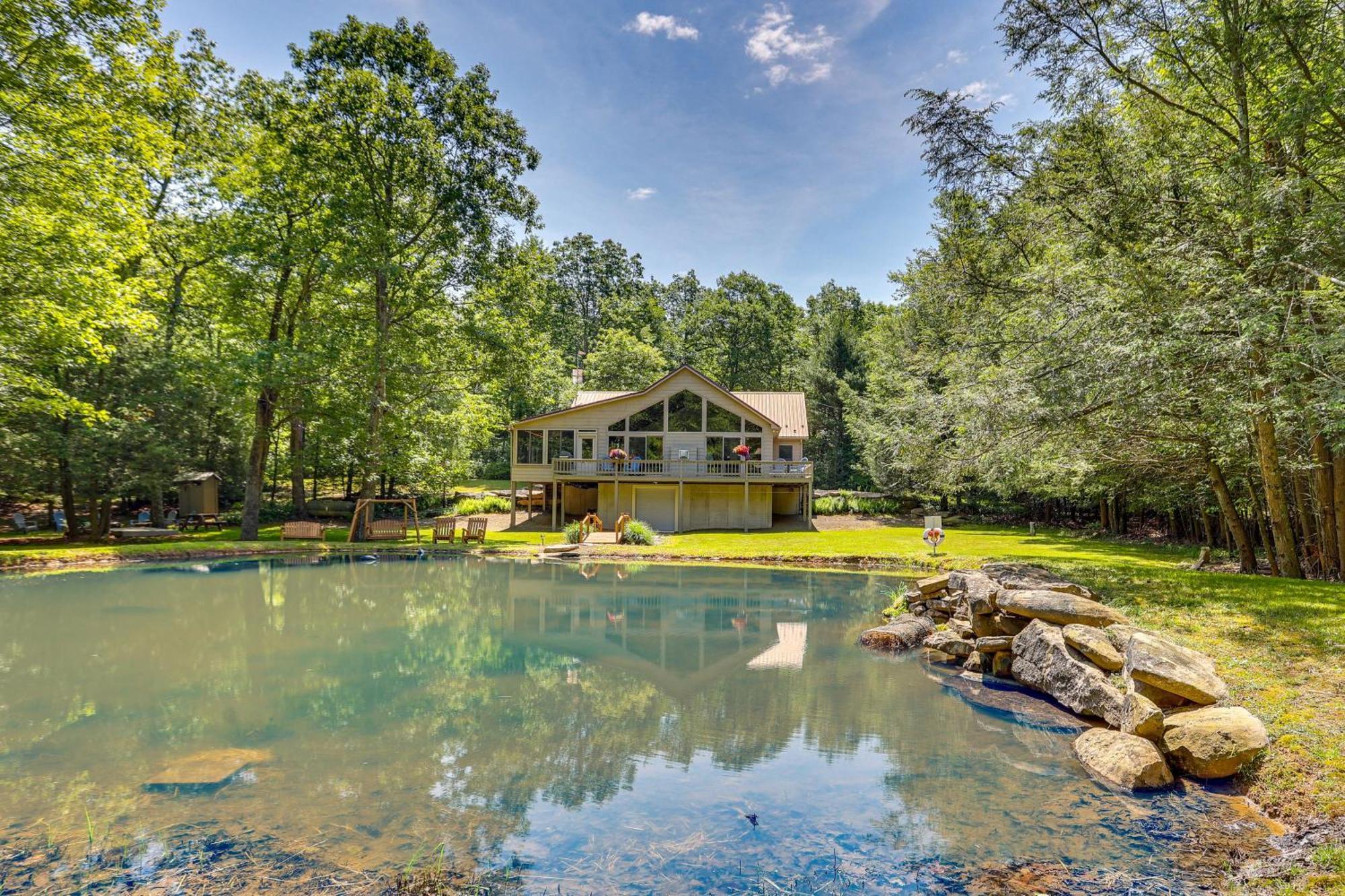 Pennsylvania Hideaway Fire Pit And Deck! Holiday home *