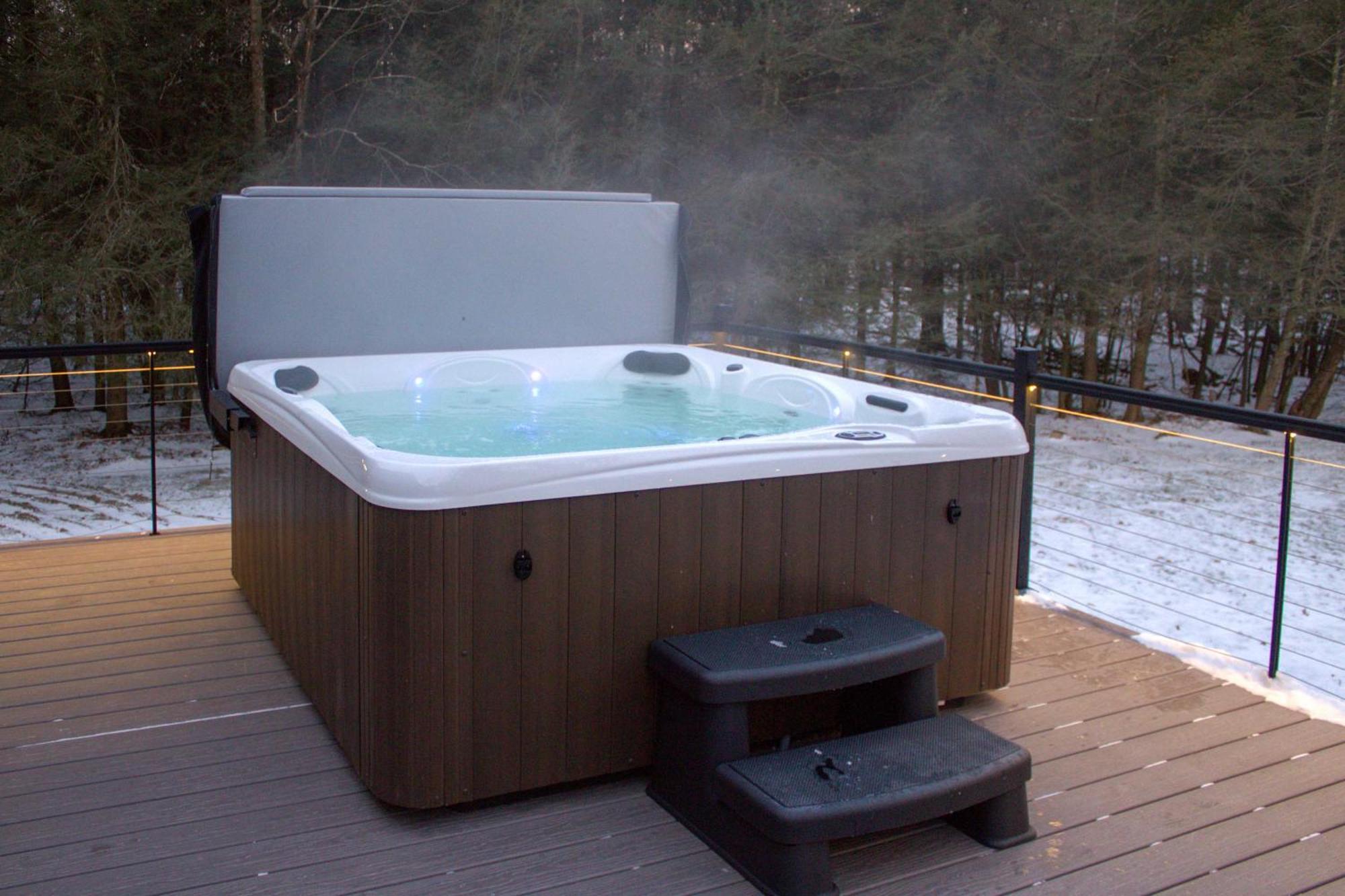 Pennsylvania Hideaway Fire Pit And Deck! Holiday home Belleville