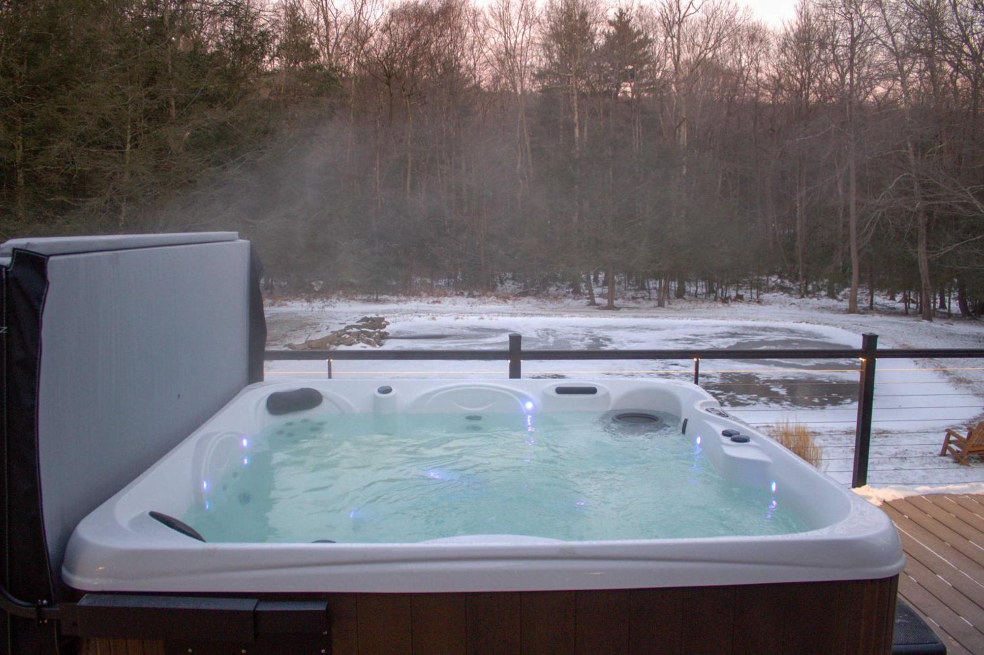 Pennsylvania Hideaway Fire Pit And Deck! Holiday home Belleville